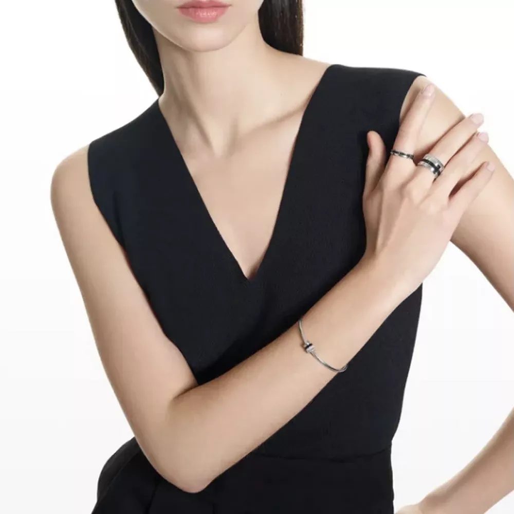 Обручка Quatre Black Edition 4.02 g Обручка Quatre Black Edition 4.02 g