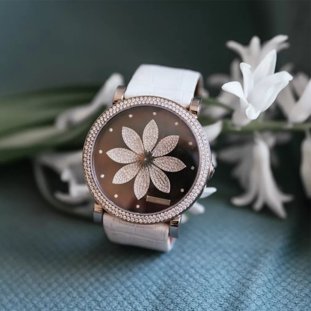 Годинник Lotus 